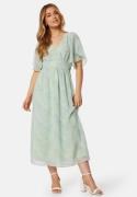 Bubbleroom Occasion Butterfly Sleeve Midi Dress Light green/Floral 34