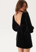 FOREVER NEW Josilyn Velvet Bow Back Mini Black 40