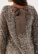 Pieces Pckam Ls Deep Back Bow Dress Morel Detail:silver Sequins  L