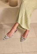 Steve Madden Kari Slingback Zebra 40