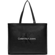 Laukut Calvin Klein Jeans  SCULPTED SLIM TOTE34 MONO K60K612222  Yksi ...