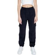 Jogging housut / Ulkoiluvaattee Calvin Klein Jeans  WOVEN LABEL UTILIT...