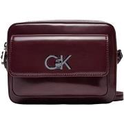 Laukut Calvin Klein Jeans  RE-LOCK CAMERA BAG_SHINY K60K612544  Yksi K...