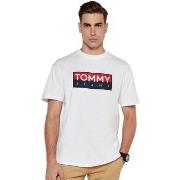 Lyhythihainen t-paita Tommy Jeans  DM0DM19684  EU M