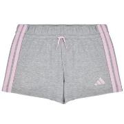 Shortsit & Bermuda-shortsit adidas  -  13 / 14 vuotta