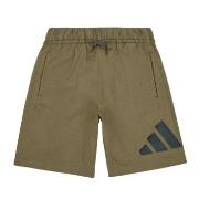 Shortsit & Bermuda-shortsit adidas  -  11 / 12 vuotta