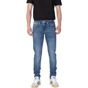 Suorat farkut Calvin Klein Jeans  J30J326527  IT 44