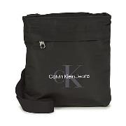 Pikkulaukut Calvin Klein Jeans  SPORT ESSENTIALS FLATPACK 18  Yksi Kok...