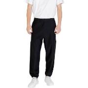 Housut Calvin Klein Jeans  PREMIUM TERRY MONOGR LV04RC279G  EU XXL