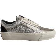 Kengät Vans  VN000CNGSLV1-SILVR  40