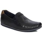 Kengät Bugatti  321A2X6G4100  42