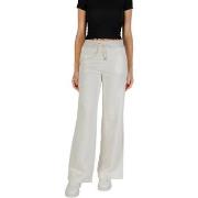 Jogging housut / Ulkoiluvaattee Guess  3D PEONY WIDE LENG PANTS V5YB19...