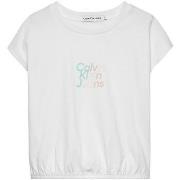 Lyhythihainen t-paita Calvin Klein Jeans  IG0IG02432 YAF  4 vuotta