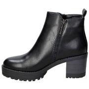 Kengät Chika 10  PILAR 28  40