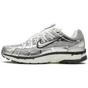 Tennarit Nike  P-6000 Metallic Silver  42