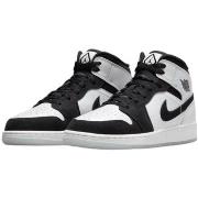 Tennarit Nike  1 Mid Diamond Shorts  42