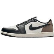 Kengät Nike  1 Retro Low OG Mocha  44 1/2