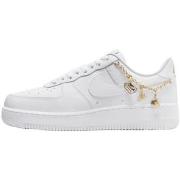 Kengät Nike  Air Force 1 Low LX Lucky Charms White  36