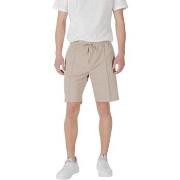 Shortsit & Bermuda-shortsit Antony Morato  CARROT FIT WITH LOGOED META...