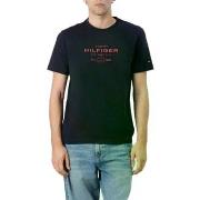 T-paidat & Poolot Tommy Hilfiger  HILFIGER STACK GRAPHIC T  EU S