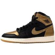 Tennarit Nike  1 Retro High OG Black Metallic Gold  41