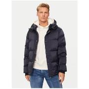 Toppatakki Guess  M4BL21 WGJ42  EU S