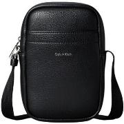 Olkalaukut Calvin Klein Jeans  RAISED SLIM REPORTER LV04D3278G  Yksi K...