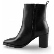 Saappaat Vexed  SIRI  37