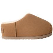 Kengät UGG  Pumped Slide Chestnut (Women's)  37