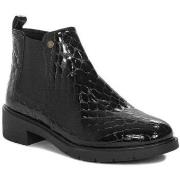 Tennarit Maciejka  P721901007  37