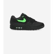 Kengät Nike  Air Max 1 Essential Black Green Strike  42