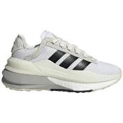 Tennarit adidas  Avryn_X  38