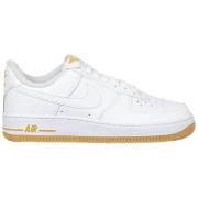 Kengät Nike  Air Force 1 '07  38 1/2