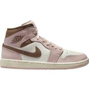 Kengät Nike  Jordan Brand Air Jordan 1 Mid Wmns "Pink"  41