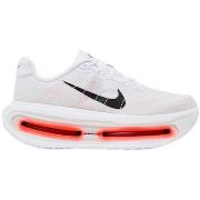 Kengät Nike  Vomero Premium White Bright Crimson  42 1/2