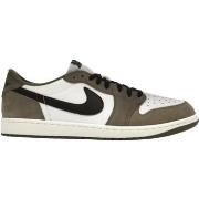 Kengät Nike  Jordan 1 Retro Low OG Medium Olive  40