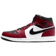 Kengät Nike  Air Jordan 1 Mid Chicago Black Toe  41