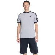 T-paidat & Poolot adidas  KE3532  EU XXL