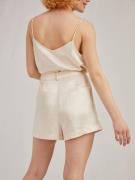 A LOT LESS Laskoshousut 'Valentina'  offwhite