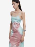 Desigual Mekko  vaaleansininen / vanha roosa / vaalea pinkki / offwhit...