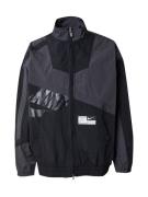 Nike Sportswear Välikausitakki 'STREET'  harmaa / antrasiitti