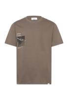 Newspaper T-Shirt Brown Les Deux