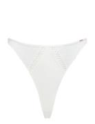 Lyra-Satin String White Dorina