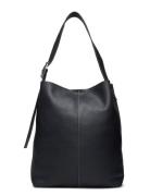 Grain Mae Buckle Bag Black Becksöndergaard