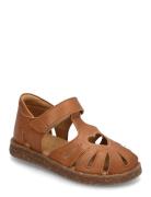Sandals - Flat - Closed Toe Brown ANGULUS