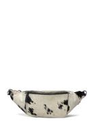 Jia Bumbag Silver RE:DESIGNED EST 2003