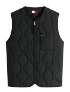 Tjm Quilted Vest Ext Black Tommy Jeans