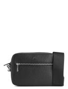 Elea Crossbody Bag, Grain Black Markberg