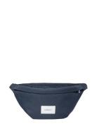 Ground Crossbody Bag Navy SANDQVIST