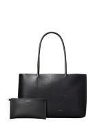 Emblem Aop Perfor Lthr Tote Black Calvin Klein